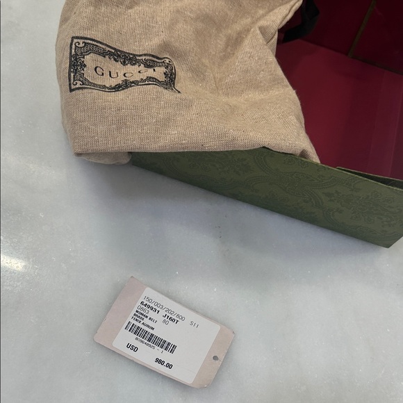 Gucci Gold Chain Belt - Picture 4 of 4